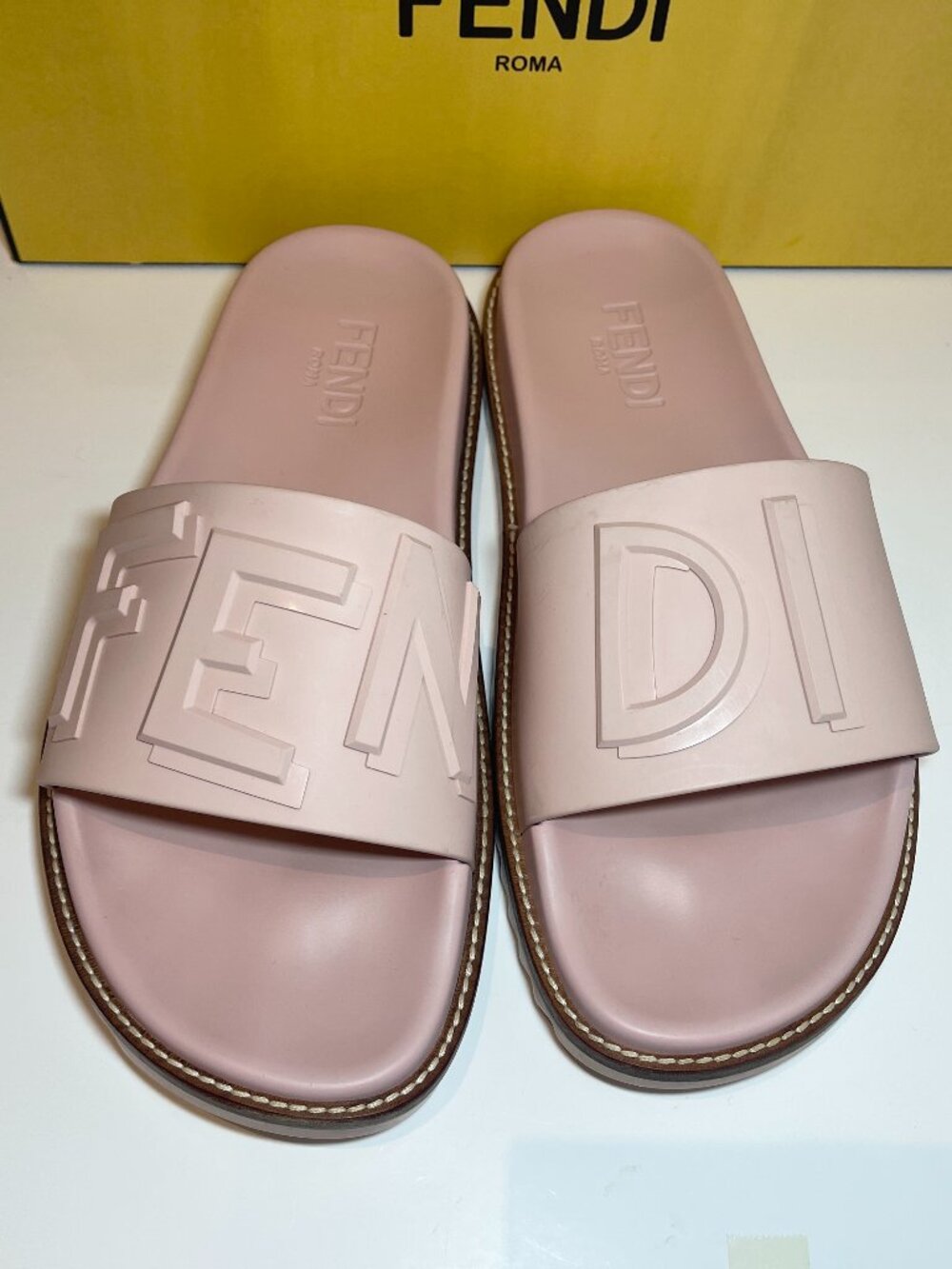 FENDI Logo GELSO Pink Rubber Slides / - Men Size US / Lady Size 8-9